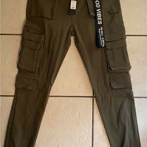 Fashion nova Good Vibes Cargo Jogger - Olive Size Small NWT
